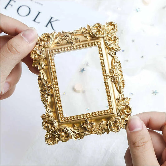 JMT-072650 Gold Retro Photo Frame for Mini Wedding Pictures - Decorative Resin Desktop Ornament