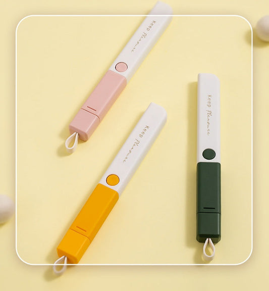 JMT-027338 Electrostatic Carry Clothes Hair Removal Brush - Compact Design in Yellow, Green, and Pink