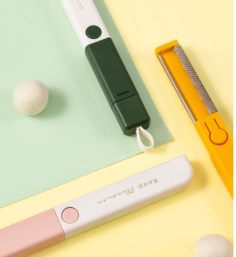 JMT-027338 Electrostatic Carry Clothes Hair Removal Brush - Compact Design in Yellow, Green, and Pink