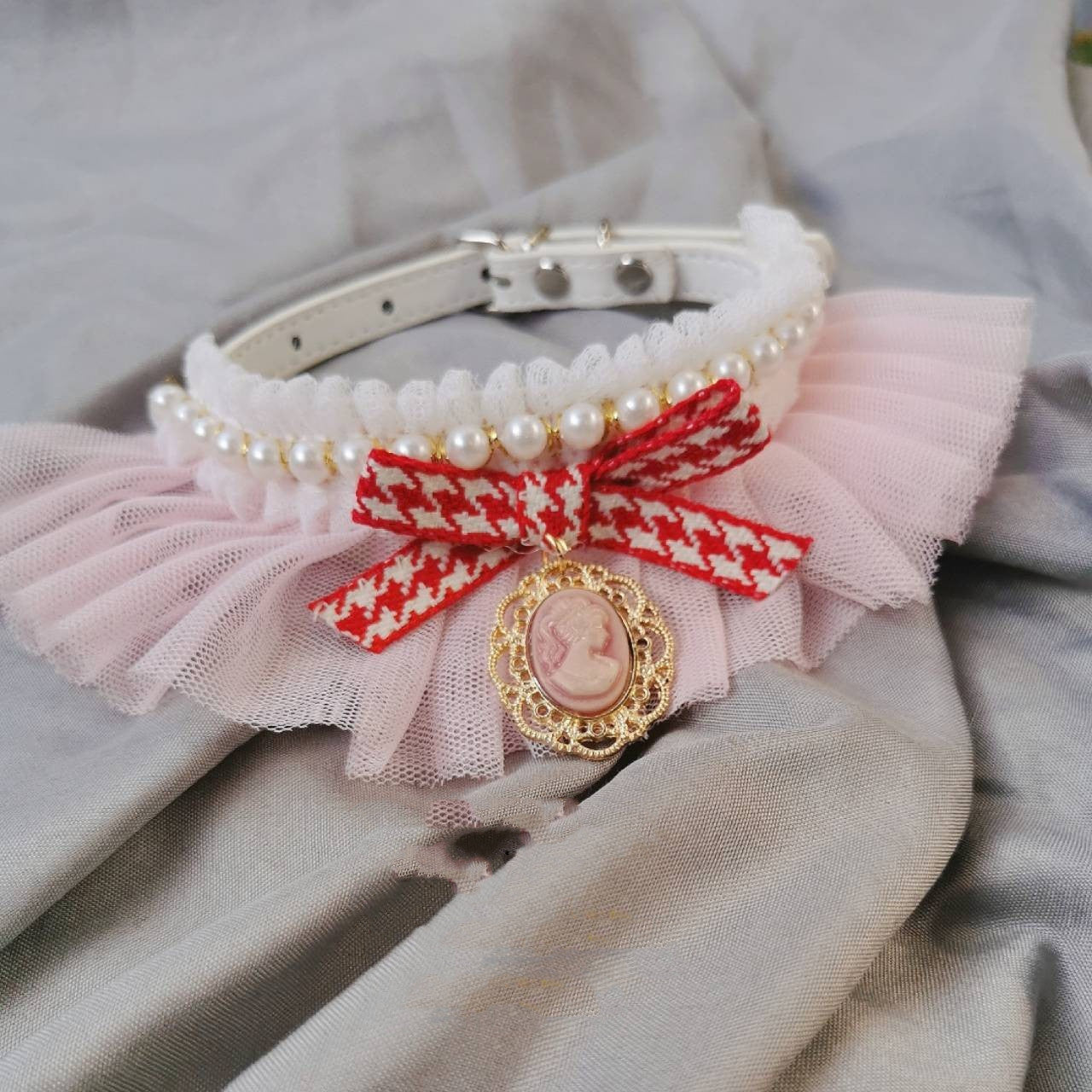 JMT-027914 Small Fragrance Pearl Collar for XS to Large Sizes
