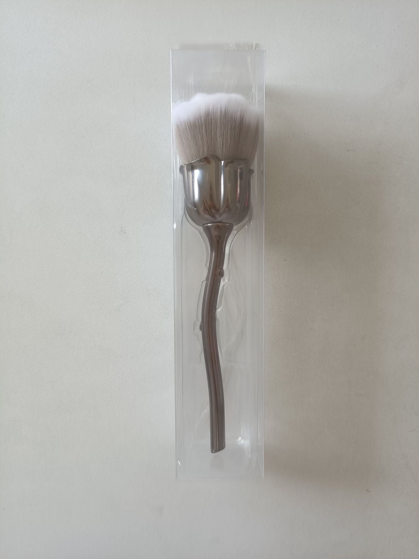 JMT-037450 Single Rose Flower Makeup Brush with Portable Plastic Handle and Man-Made Fibers