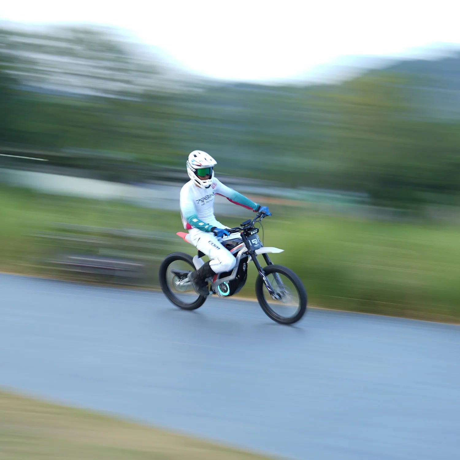 JMT-039370 Electric 72V Motocross Dirt Bike for Off-Road Adventures , Top Speed 27.9 mph