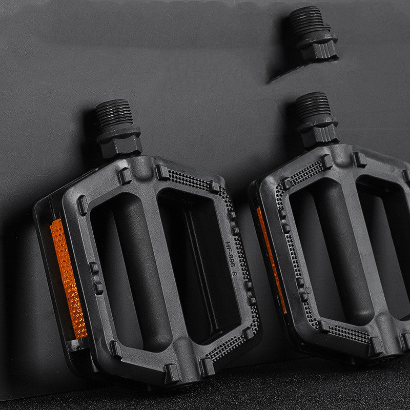 JMT-049738 Universal Mountain Bike Pedals for Enhanced Performance and Control