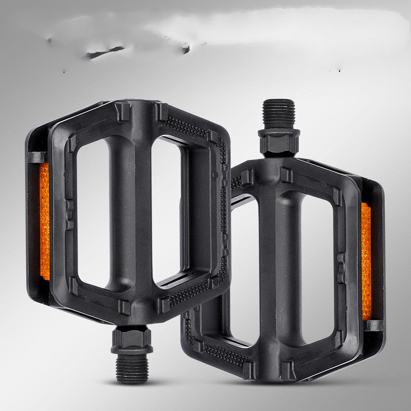 JMT-049738 Universal Mountain Bike Pedals for Enhanced Performance and Control