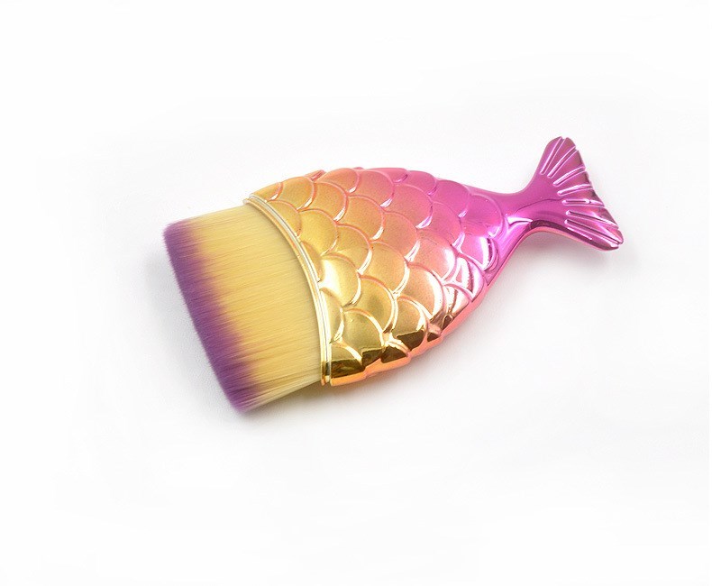JMT-074122 Fishtail Makeup Brush with Short Plastic Handle and Soft Artificial Fiber Bristles