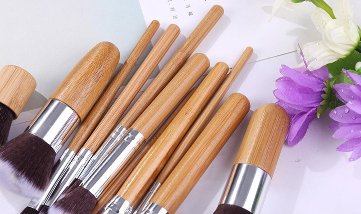 JMT-077258 11-Piece Bamboo Handle Makeup Brush Set with Linen Bag for Blush and Foundation Application