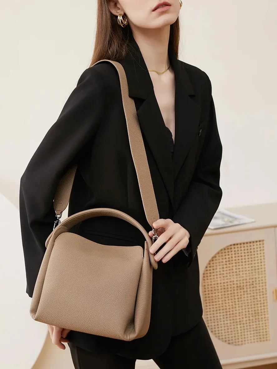 JMT-083274 Top Layer Cowhide Soft Box Handbag - Versatile Crossbody and Shoulder Bag in Milk Tea and Black
