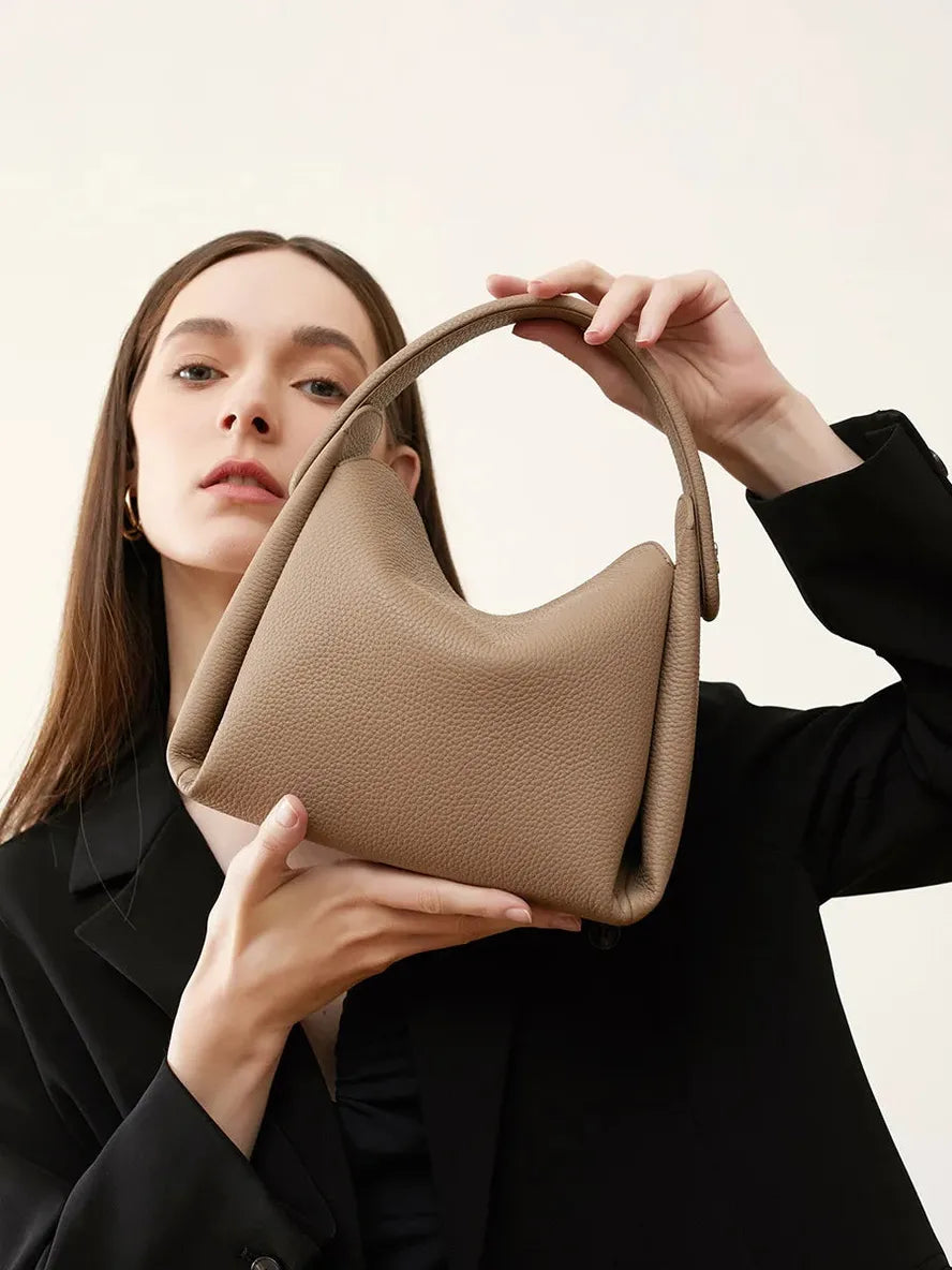 JMT-083274 Top Layer Cowhide Soft Box Handbag - Versatile Crossbody and Shoulder Bag in Milk Tea and Black