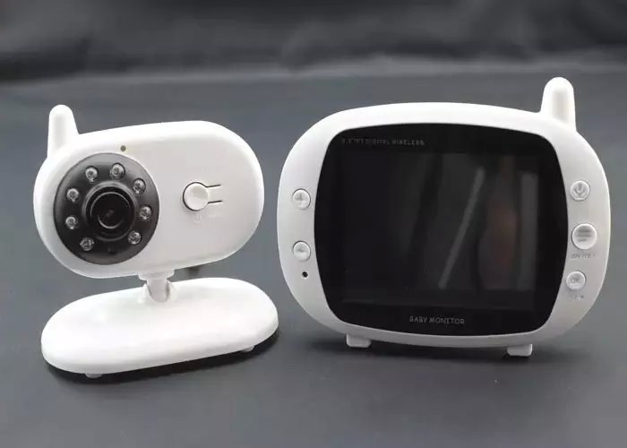JMT-094474 3.5 Inch Baby Care Night Vision Monitor with Two-Way Intercom and Temperature Display