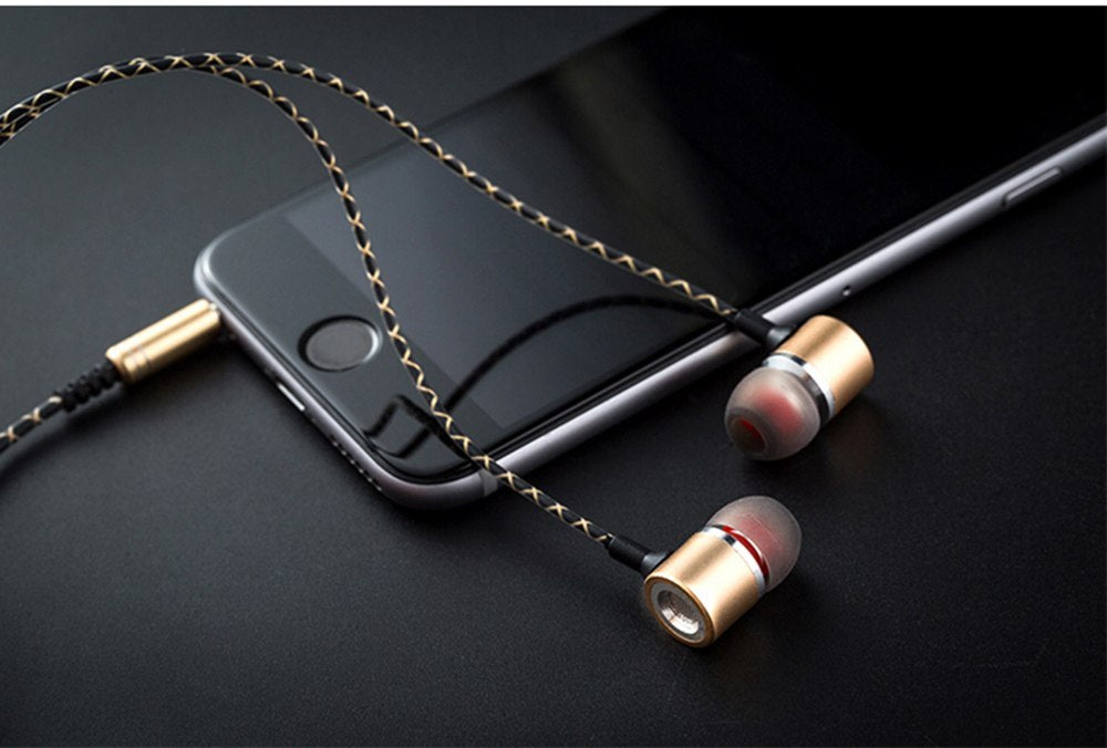 JMT-096586 Metal In-Ear Headphones with Microphone and Noise Cancelling Feature