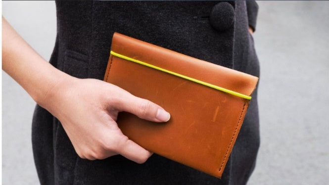 JMT-108938 Portable Silicone Card Holder with Anti-Lost Design - Available in Green Gray and Yellow Powder