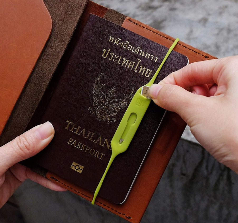 JMT-108938 Portable Silicone Card Holder with Anti-Lost Design - Available in Green Gray and Yellow Powder
