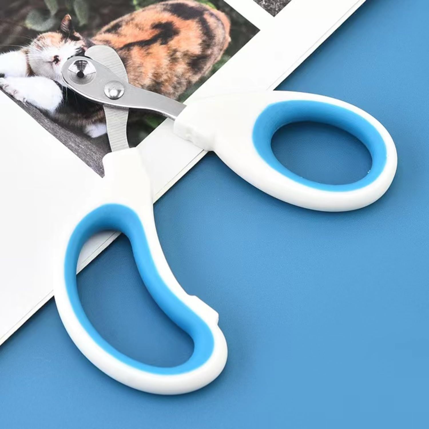 JMT-124234 Pet Nail Clippers with Circular Cut Hole - Sharp Angled Blade, Comfortable Grip, Safe Trimming for Cats, Birds, and Reptiles