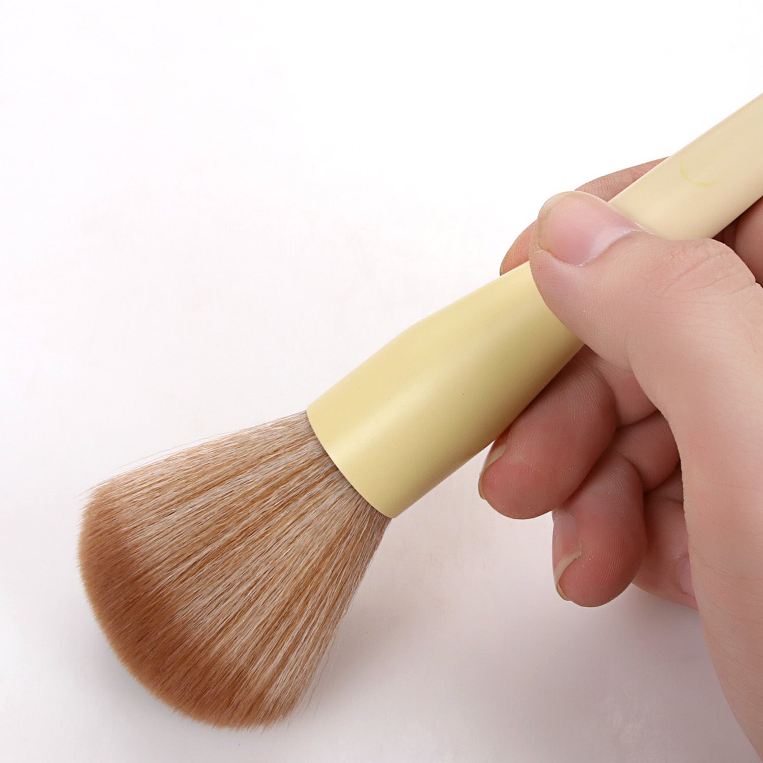 JMT-126986 11-Piece Yellow Makeup Brush Set with Nylon Bristles and Long Handles