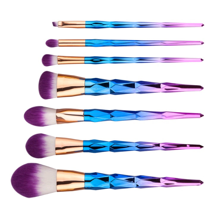 JMT-130442 7-Piece Nylon Makeup Brush Set with Long Plastic Handles, Diamond Foundation Brush Included