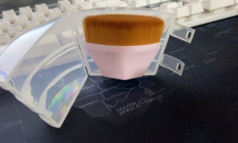 JMT-145098 Foundation Brush with Earth-Friendly Carrying Case for Powder, Liquid, Cream, and Blush Application