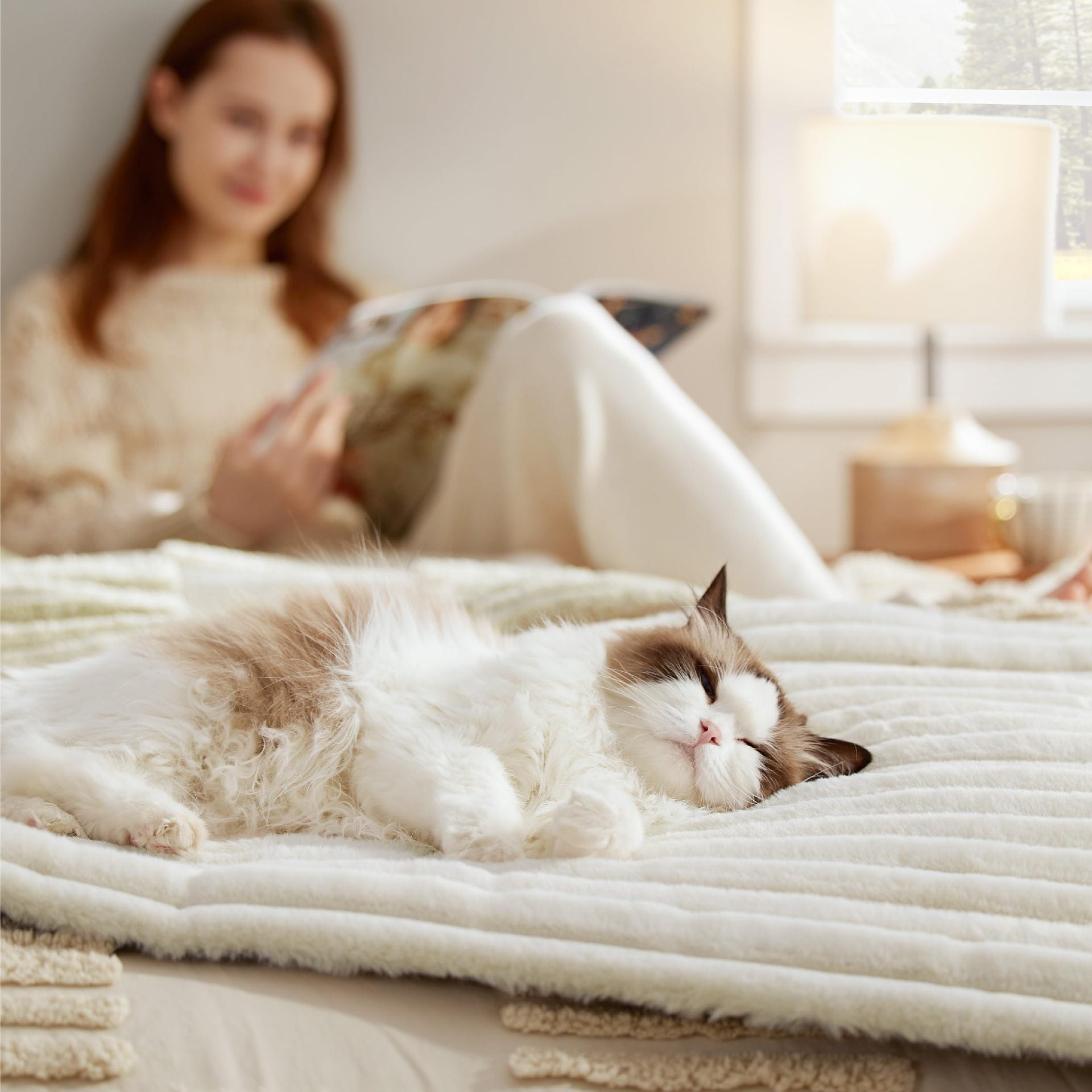 JMT-172298 Self-Warming Cat and Dog Mat - Thermal Crate Pad for Indoor/Outdoor Use, Non-Slip and Portable