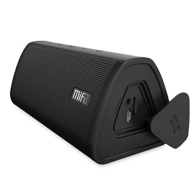 JMT-174154 Waterproof Bluetooth Outdoor Speaker with 10W Subwoofer and Built-in Lithium Battery