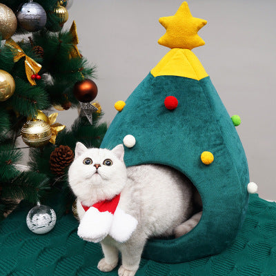 JMT-188106 Cozy Christmas Tree Pet Bed - Warm Winter Nest for Cats and Dogs in Green
