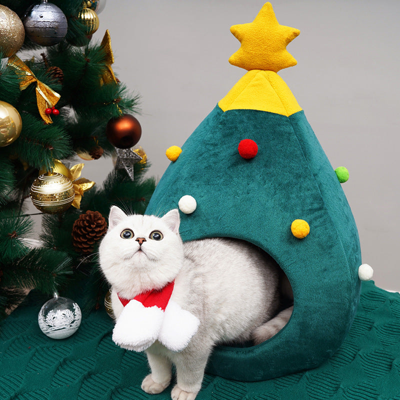JMT-188106 Cozy Christmas Tree Pet Bed - Warm Winter Nest for Cats and Dogs in Green