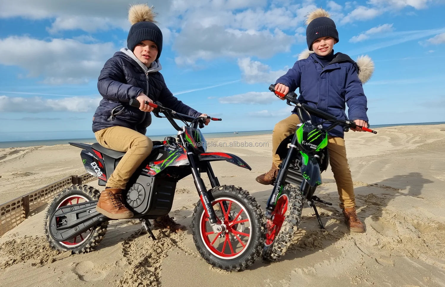 JMT-188554 Battery-Powered Kids Electric Ride-On Dirt Bike 1300W Outdoor Dirt Bike Toy , Top Speed 27.9 mph