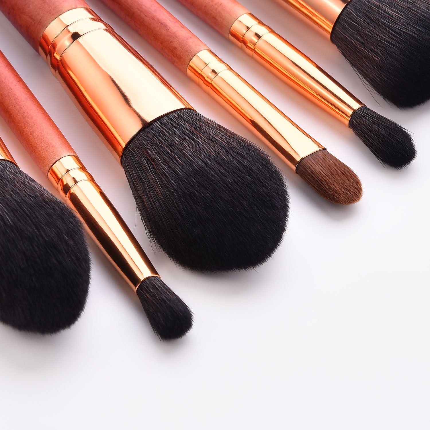 JMT-192522 12-Piece Red Makeup Brush Set with Wooden Handles and Nylon Bristles