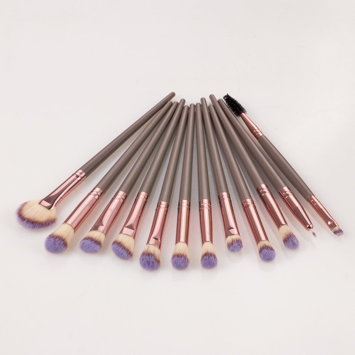 JMT-209482 12-Piece Nylon Makeup Brush Set with Long Plastic Handles for Precision Application