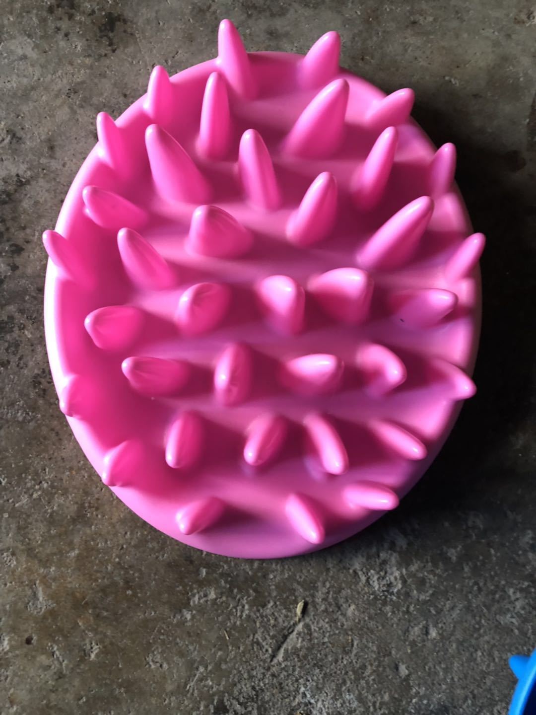 JMT-229642 Slow-Feeding Silicone Bowl for Cats and Small Dogs - Engaging Indoor Feeder for Healthy Eating and Mental Stimulation