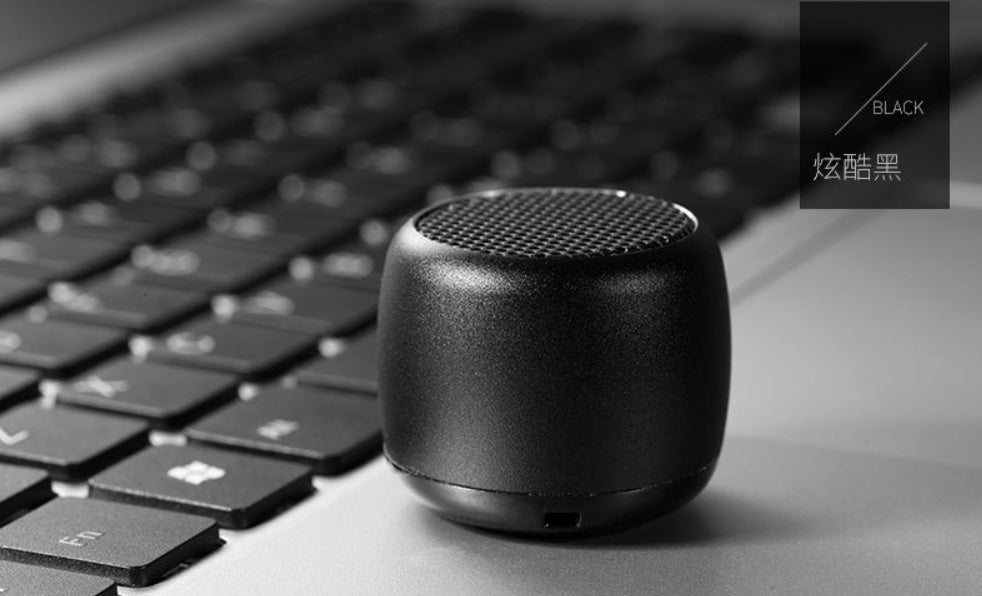 JMT-230794 Portable Bluetooth Speaker with 6-Hour Playtime and 10m Transmission Range - Compact Plastic Design with Accessories