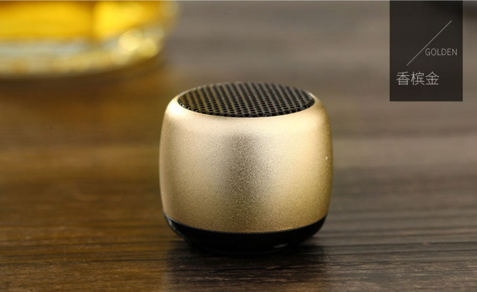 JMT-230794 Portable Bluetooth Speaker with 6-Hour Playtime and 10m Transmission Range - Compact Plastic Design with Accessories