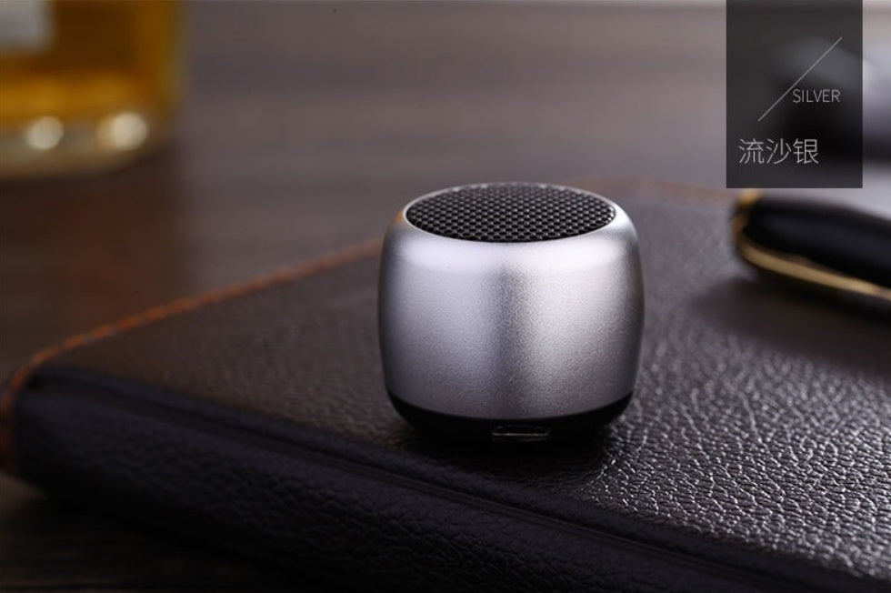JMT-230794 Portable Bluetooth Speaker with 6-Hour Playtime and 10m Transmission Range - Compact Plastic Design with Accessories