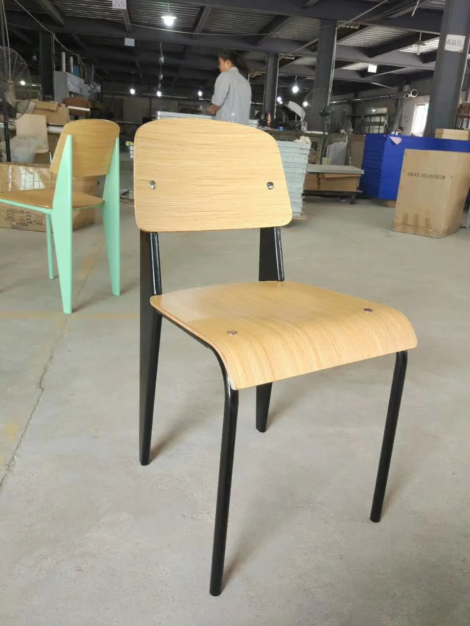 JMT-238282 Metal Frame Wooden Seat School Desk Chair HE-532 - Durable Design for Enhanced Comfort