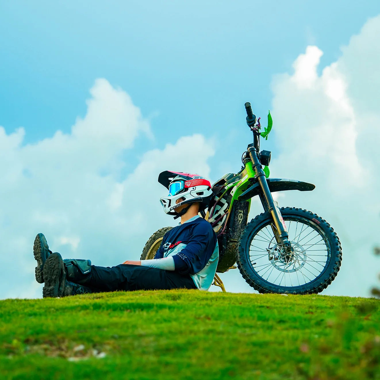 JMT-241738 8500W Electric Off-Road Dirt Bike for Extreme Adventures , Top Speed 27.9 mph