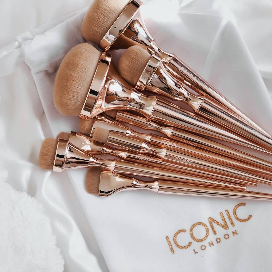 JMT-243402 Golden Makeup Brush Set - 9 Nylon Brushes with Long Plastic Handles, 17.5CM Total Length