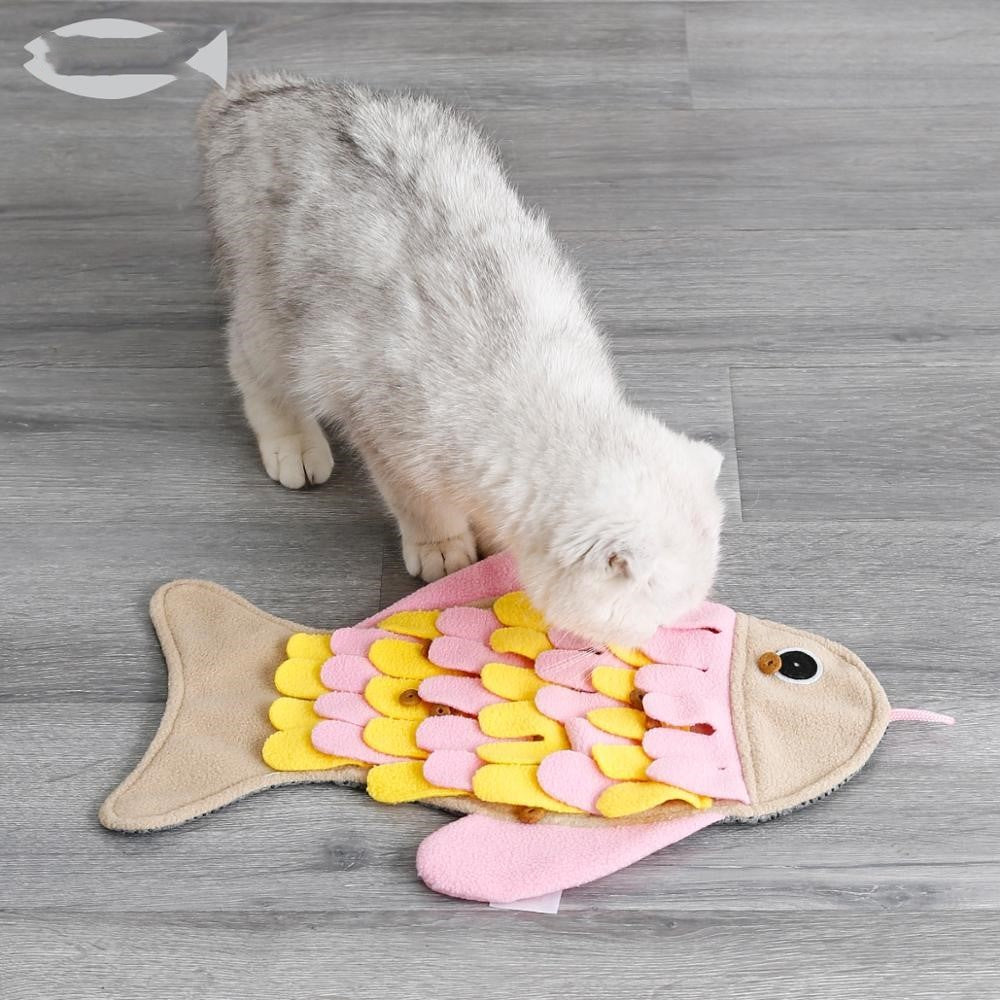 JMT-247754 Fish-Shaped Sniffing Mat for Cats - Interactive Training Toy in Pink, 36x26CM Polar Fleece