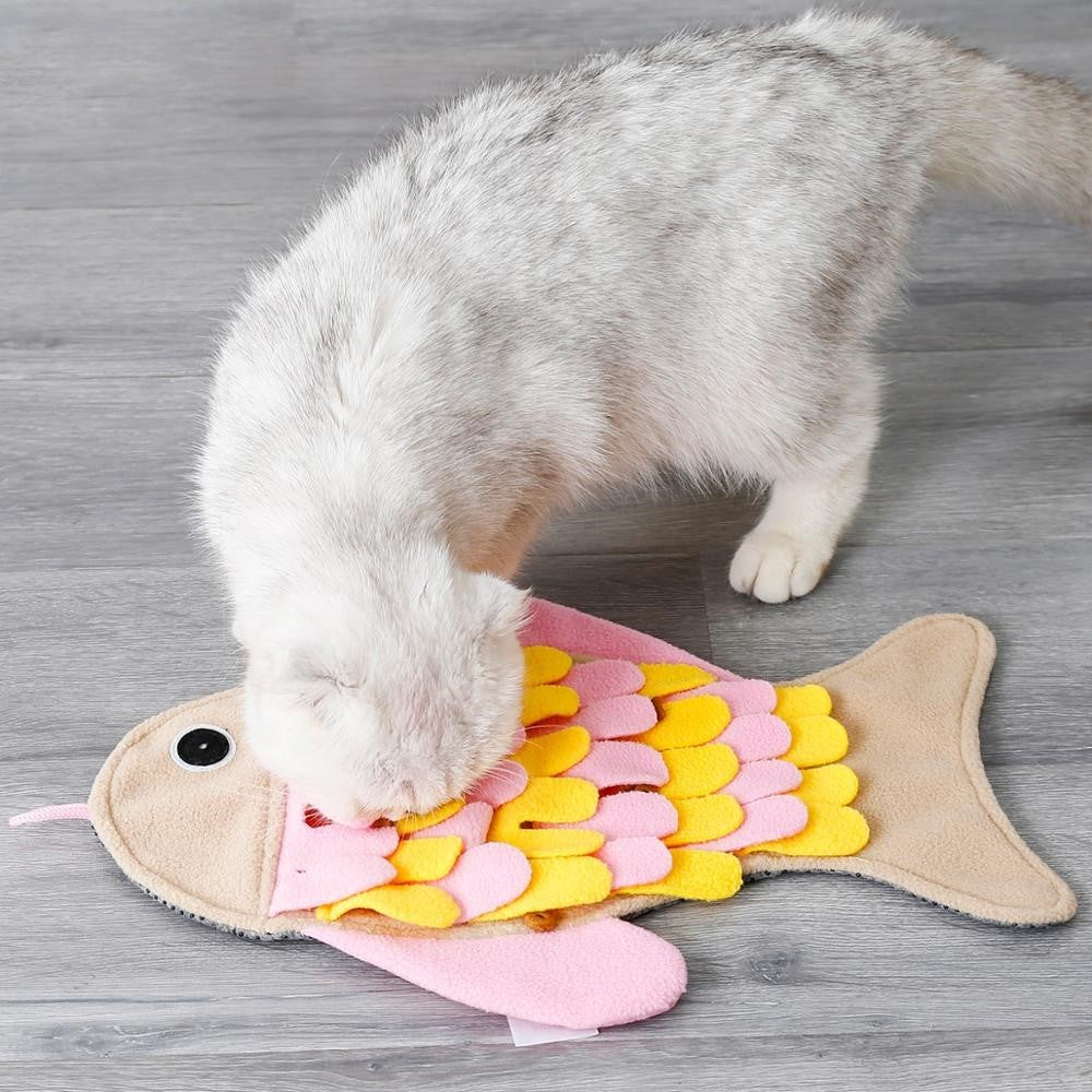 JMT-247754 Fish-Shaped Sniffing Mat for Cats - Interactive Training Toy in Pink, 36x26CM Polar Fleece