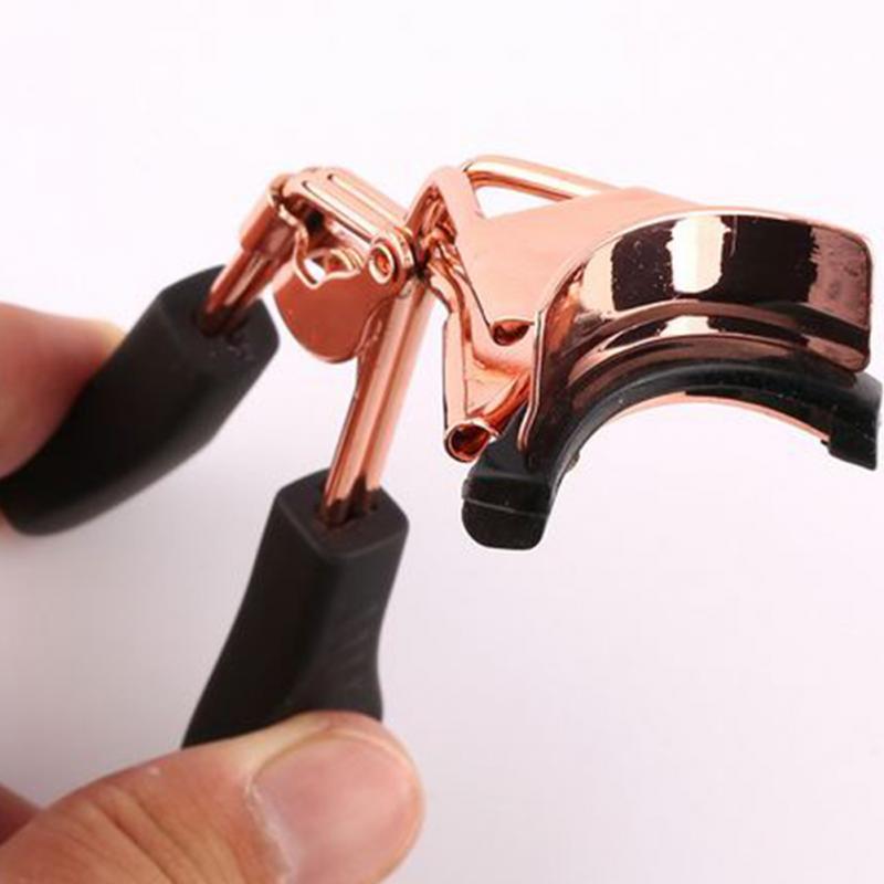 JMT-259210 Rose Gold Eyelash Curler with Black Rubber Handle, Durable Design and Comfortable Grip