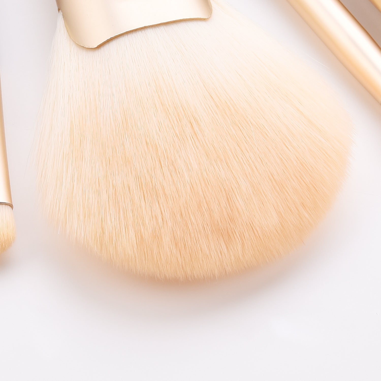 JMT-260362 10-Piece Makeup Brush Set with Wooden Handle and Nylon Bristles