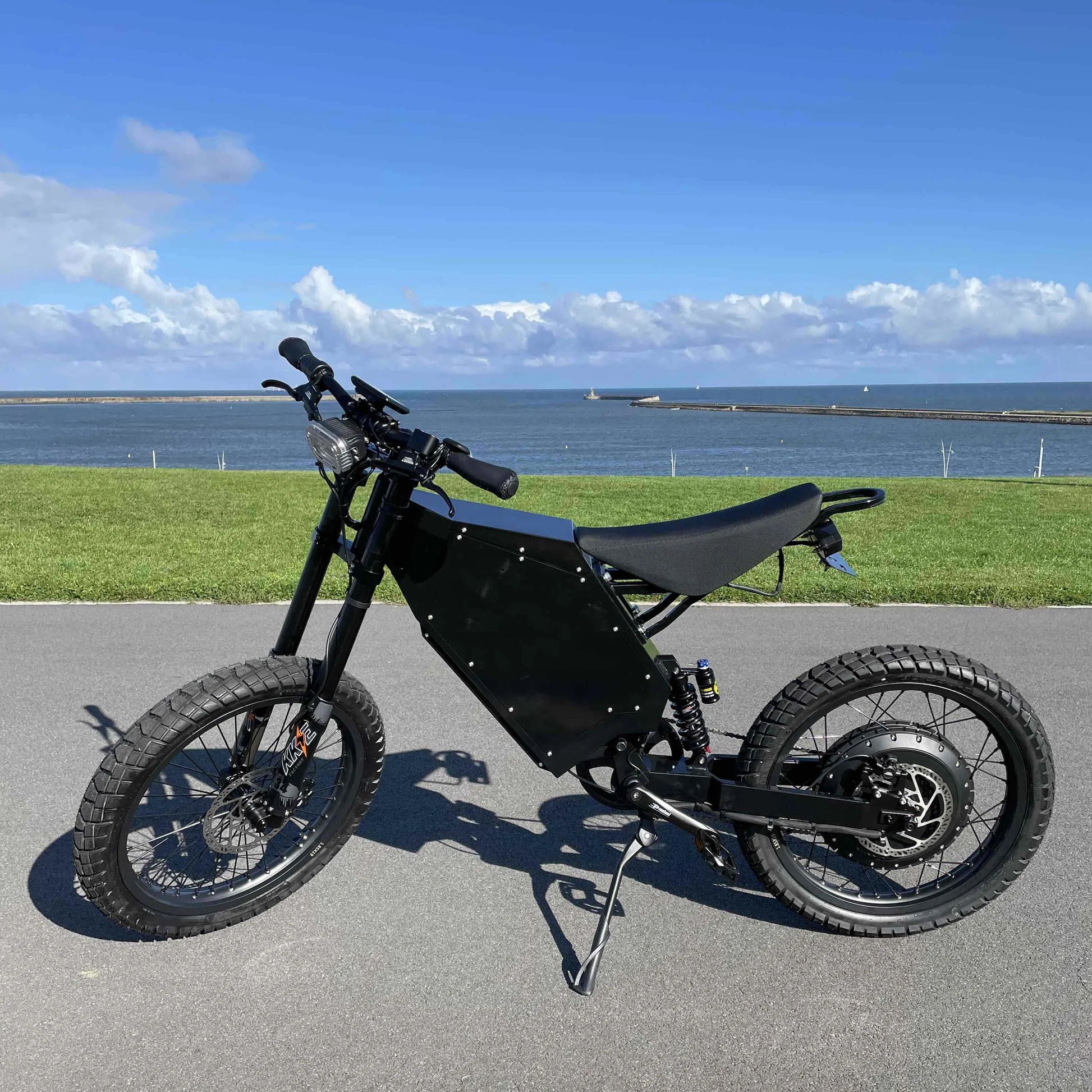 JMT-279114 8000w Electric Dirt Bike with 72v Lithium Battery for Adults , Top Speed 27.9 mph