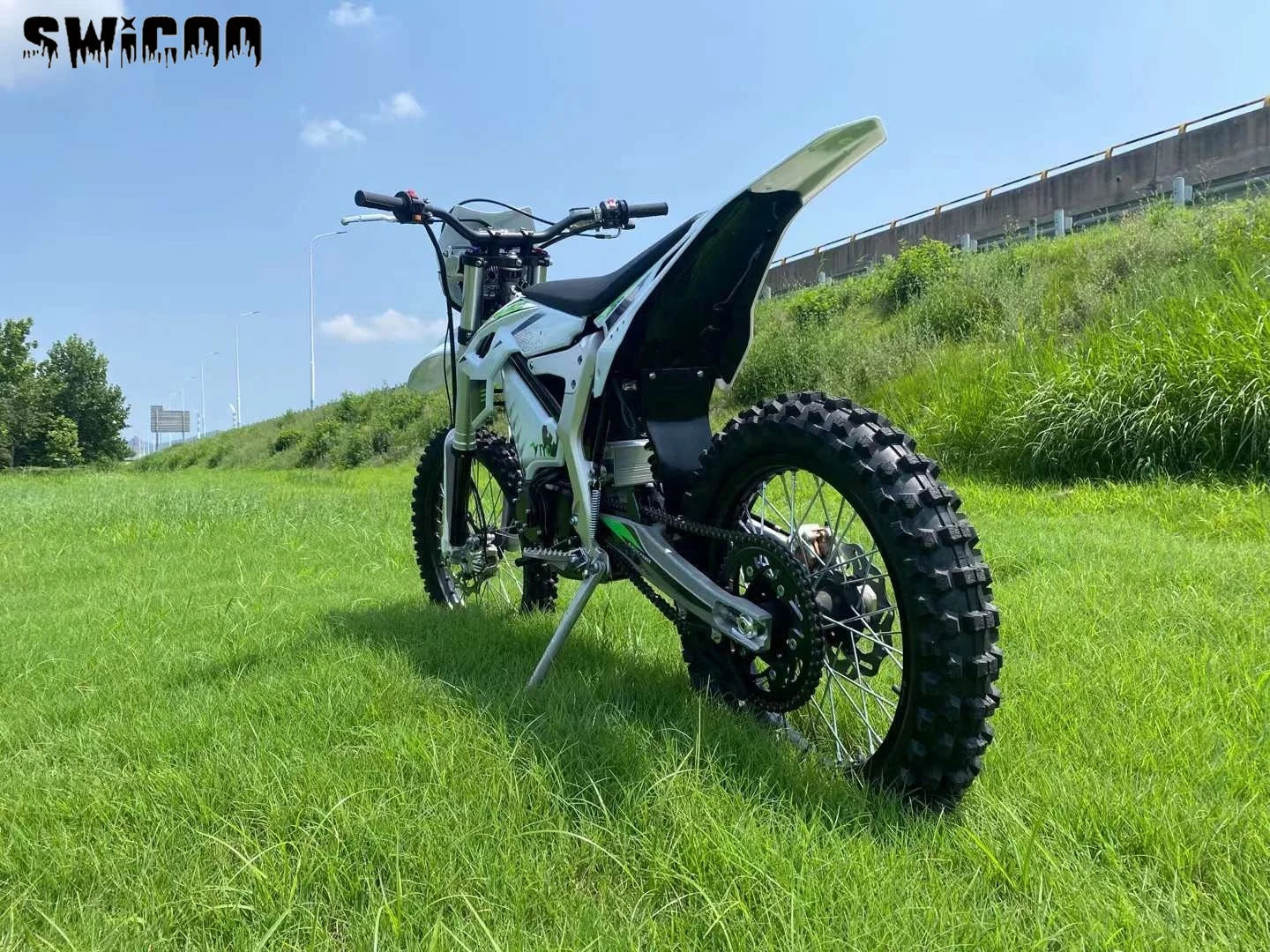 JMT-308426 High Power 3000W Electric Off-Road Dirt Bike for Adventure Riding , Top Speed 27.9 mph
