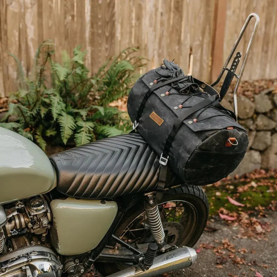 JMT-318090 Waterproof Canvas Motorcycle Rear Bag with Zipper Closure and Multiple Pockets - 28L Capacity