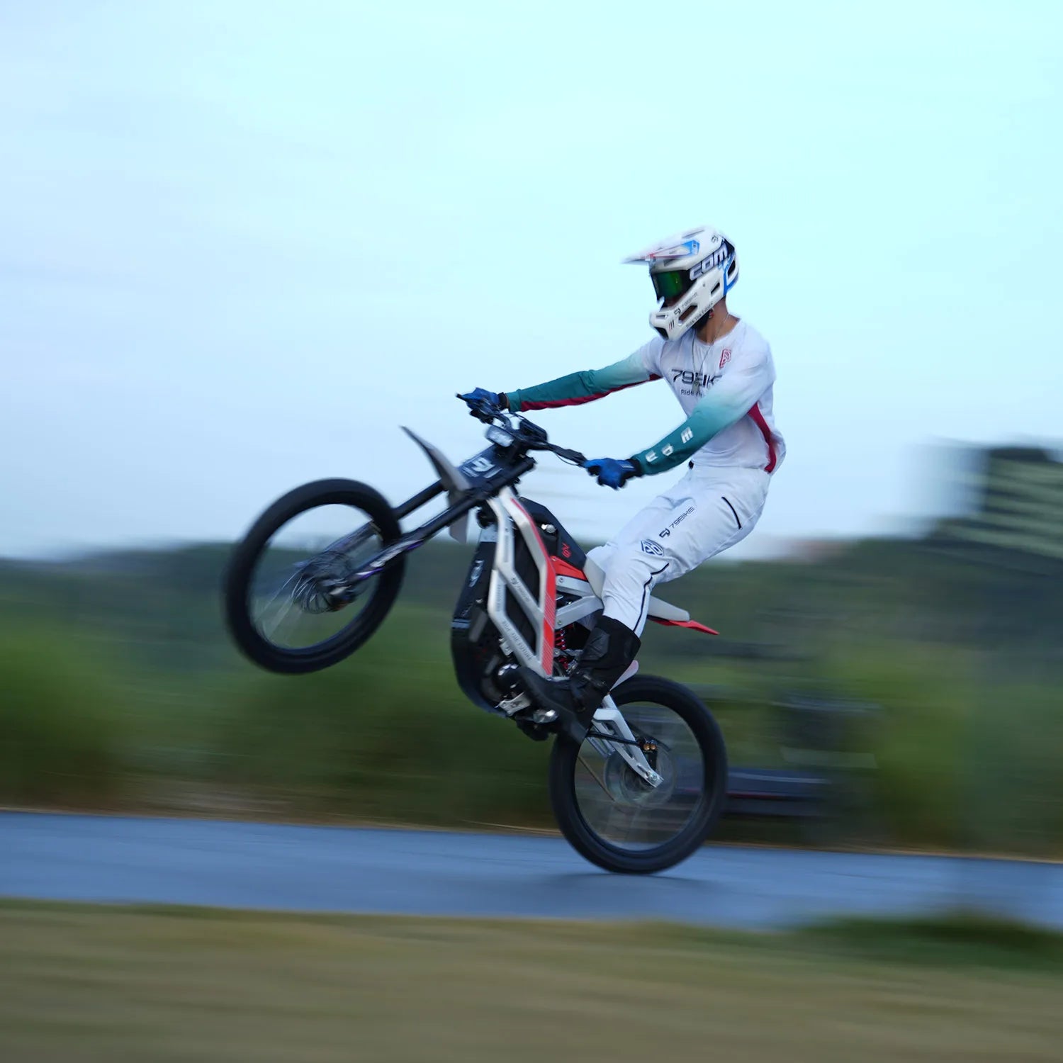 JMT-351242 High-Power Off-Road Electric Dirt Bike 8500W , Top Speed 27.9 mph