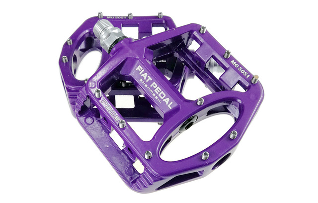 JMT-357450 Lightweight Magnesium Alloy Mountain Bike Flat Pedals for Enhanced Performance