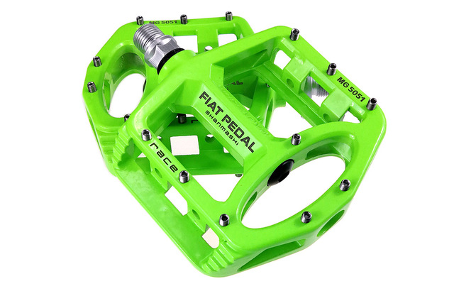 JMT-357450 Lightweight Magnesium Alloy Mountain Bike Flat Pedals for Enhanced Performance