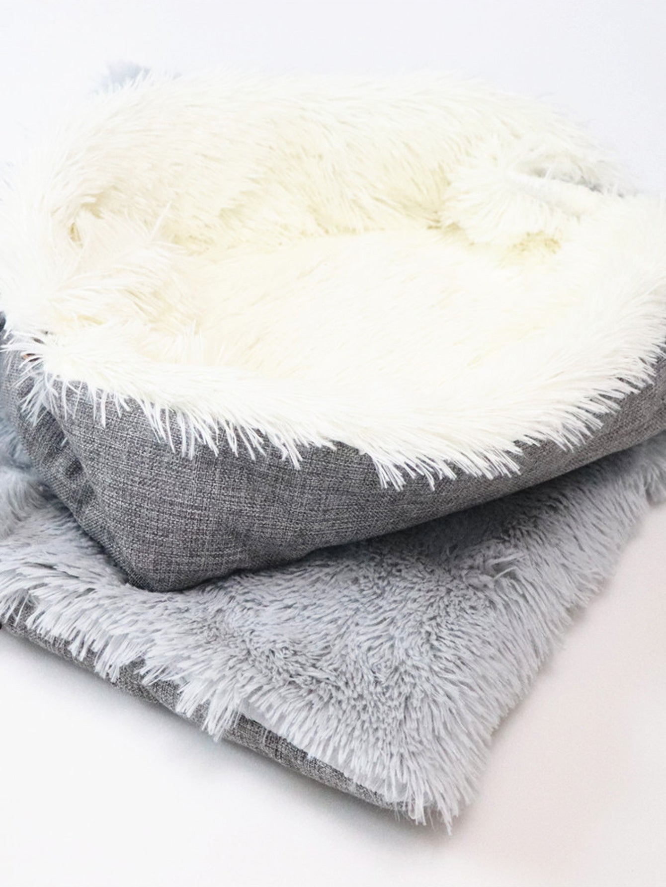 JMT-384714 Soft Fleece Pet Bed Mat for Dogs and Cats - Warm, Foldable Cushion for Cozy Sleep