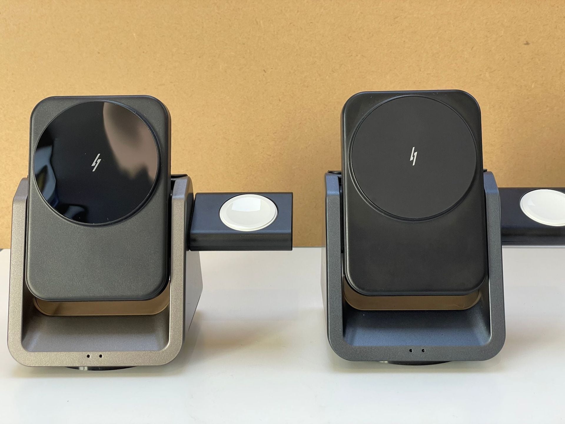 JMT-390026 Three-in-One Fast Wireless Charger with Magnetic Bracket for Compatible Devices