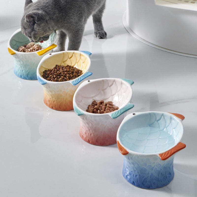 JMT-403338 Elevated Ceramic Cat Bowl – Fish Shape Design with 15° Tilt for Whisker Fatigue Relief and Easy Eating