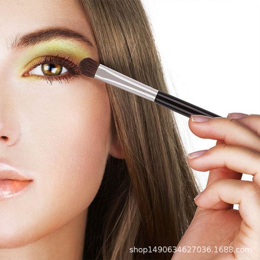 JMT-406090 Set of 7 Wooden Handle Eye Shadow Brushes with Horse Hair Bristles