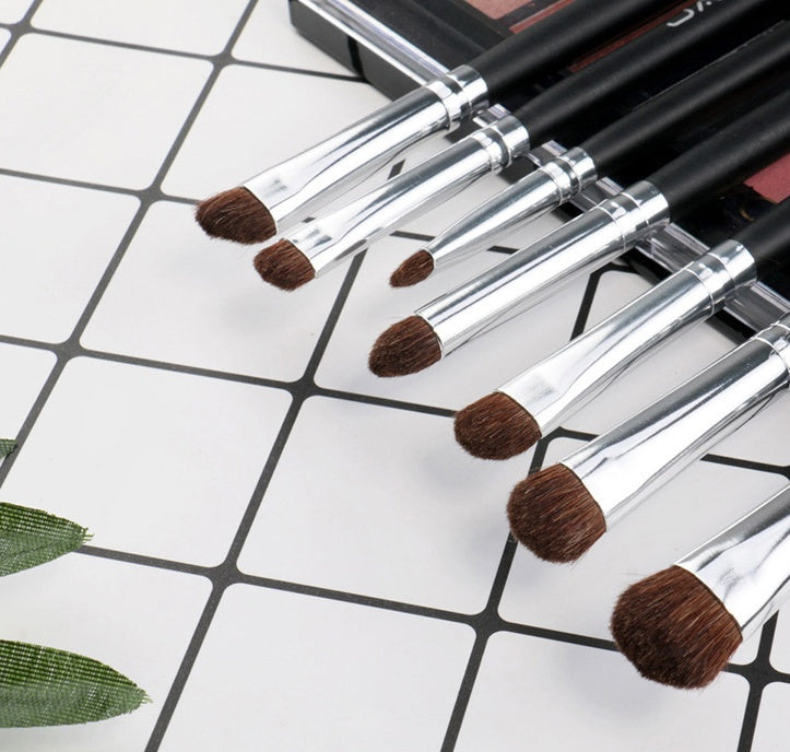 JMT-406090 Set of 7 Wooden Handle Eye Shadow Brushes with Horse Hair Bristles