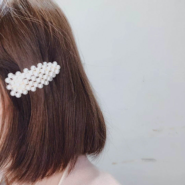 JMT-424458 Elegant Pearl Triangle Hairpin – Alloy Side Clip Accessory